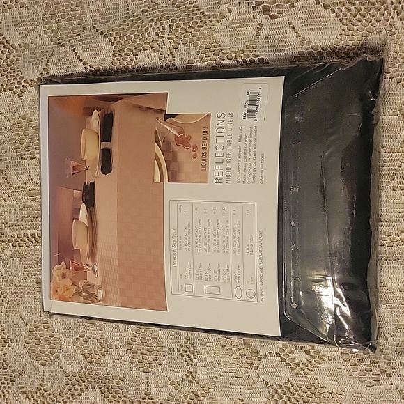 NEW! Reflections Microfiber Tablecloth - Picture 2 of 6